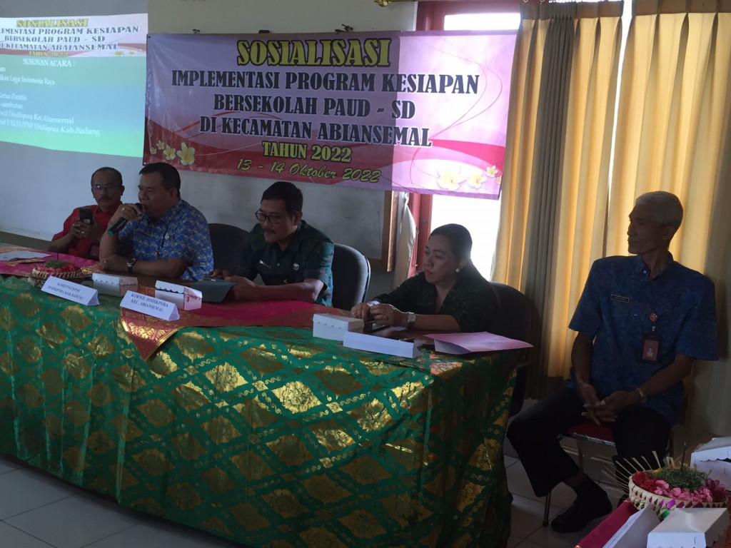 Pendampingan program implementasi rogram kesiapan bersekolah di Kantor KORWIL Kecamatan Abiansemal